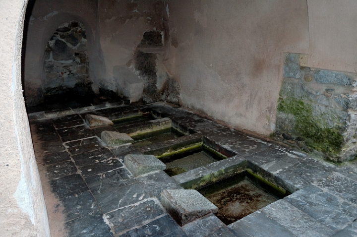 lavoir grec (1).jpg